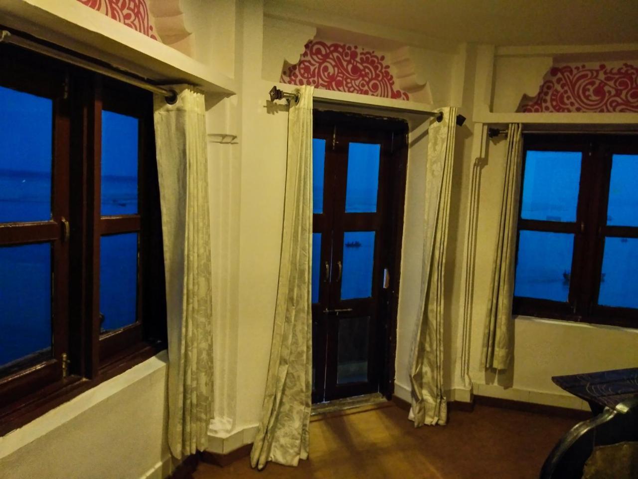 Dwivedi Hotels Hotel Elena Bénarès Extérieur photo