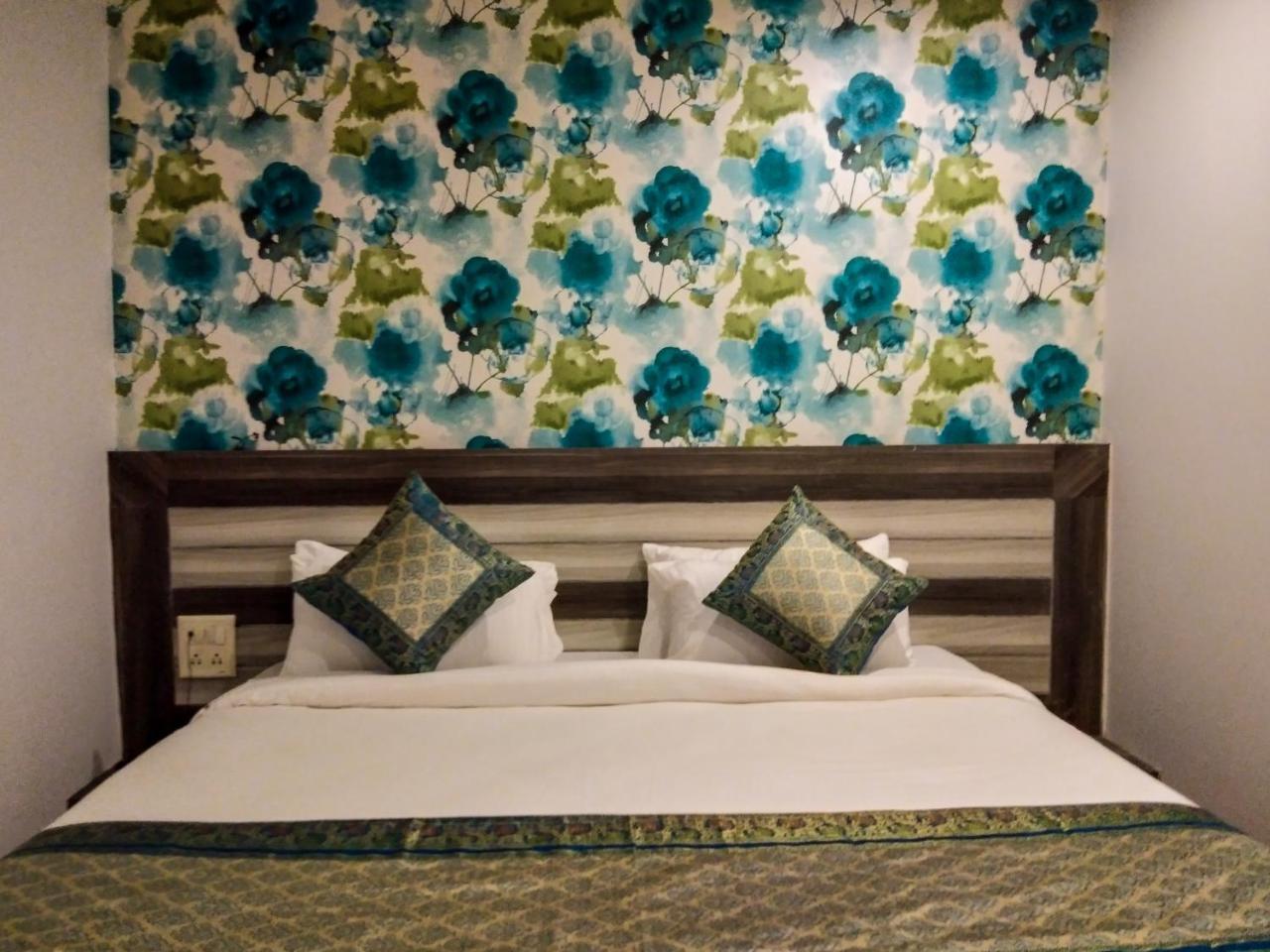 Dwivedi Hotels Hotel Elena Bénarès Extérieur photo