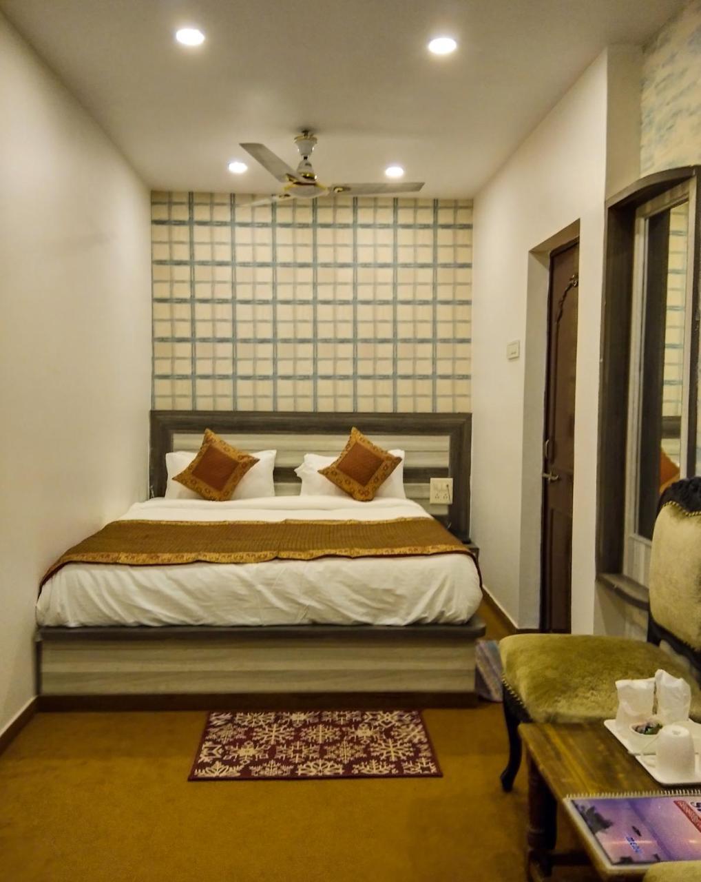 Dwivedi Hotels Hotel Elena Bénarès Extérieur photo