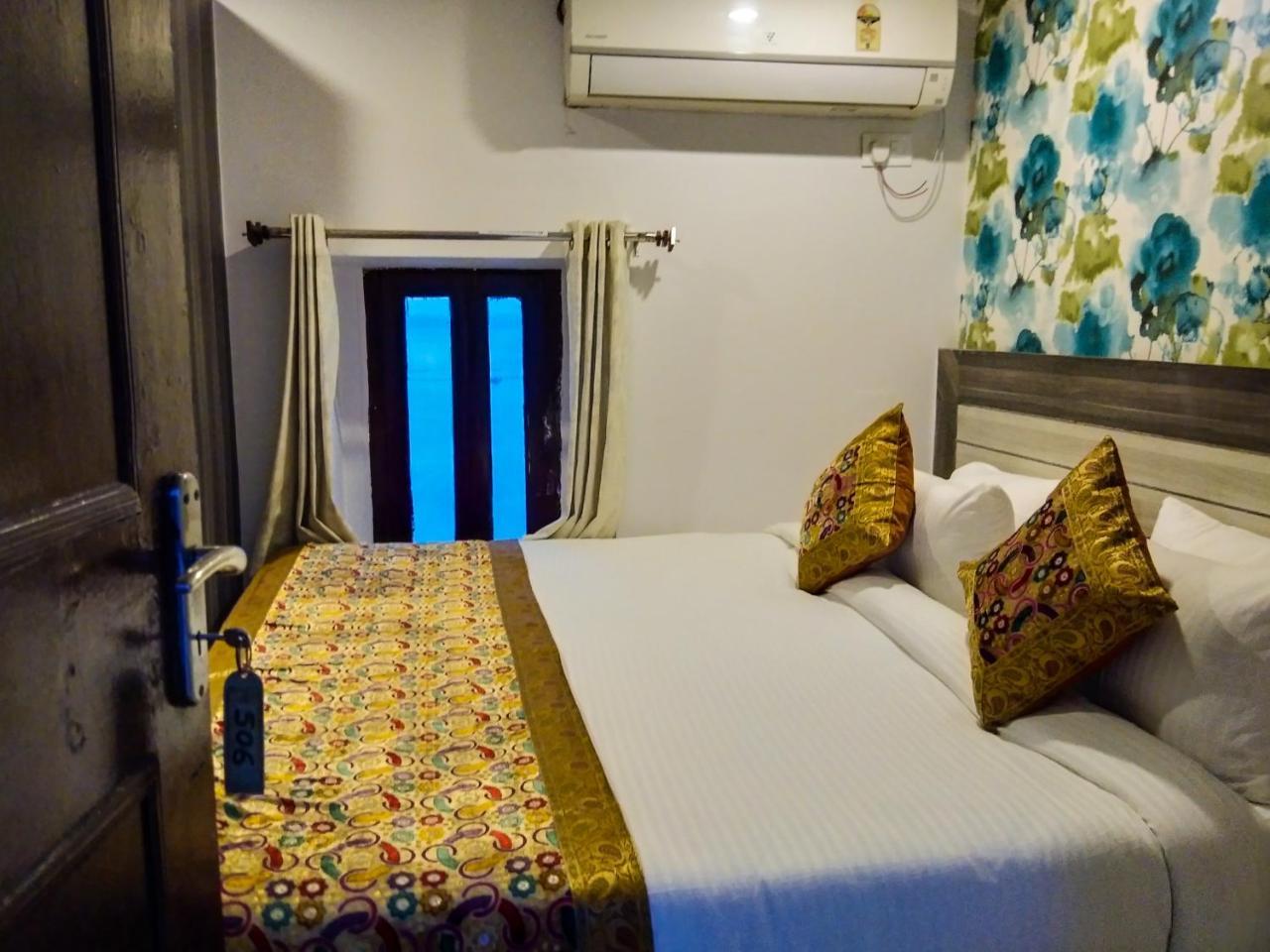 Dwivedi Hotels Hotel Elena Bénarès Extérieur photo