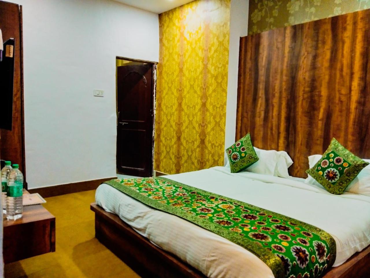Dwivedi Hotels Hotel Elena Bénarès Extérieur photo