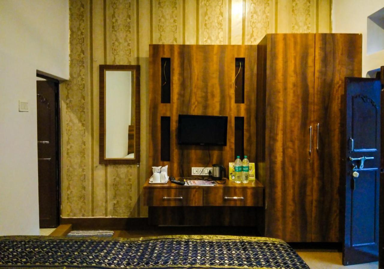 Dwivedi Hotels Hotel Elena Bénarès Extérieur photo
