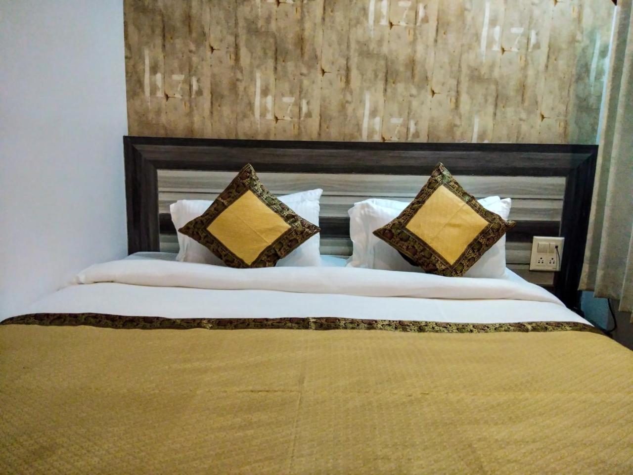 Dwivedi Hotels Hotel Elena Bénarès Extérieur photo