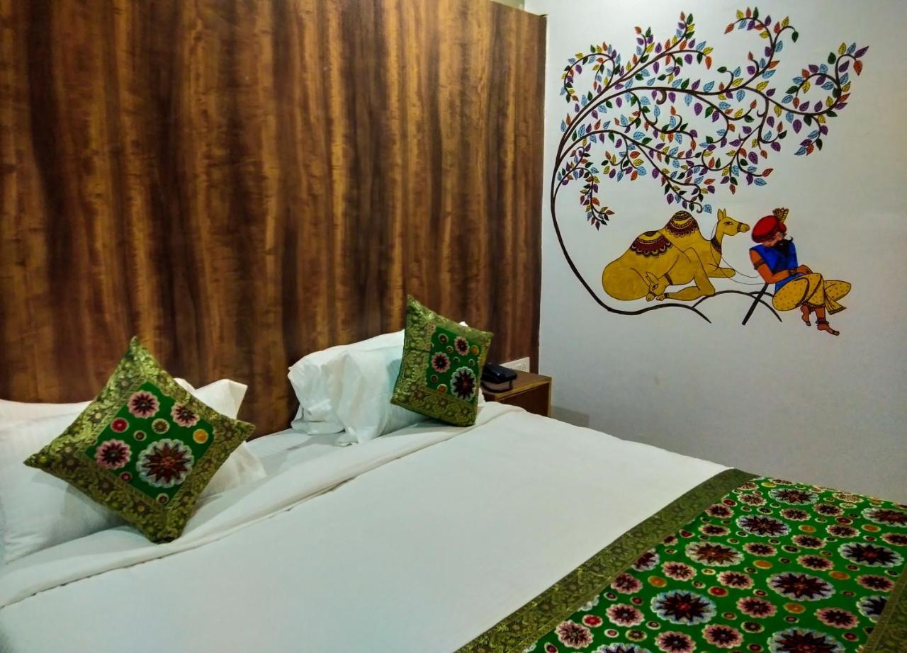 Dwivedi Hotels Hotel Elena Bénarès Extérieur photo